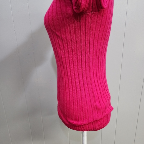 Banana Republic 100% Merino Wool Dark Pink Sweater - Picture 5 of 10